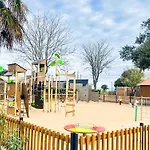 Spacieux Mobil-home 10 Personnes Avec Terrasse - Api-1-52-1530 Dolus d'Oléron