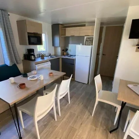 Spacieux Mobil-home 10 Personnes Avec Terrasse - Api-1-52-1530 Kamp alanı