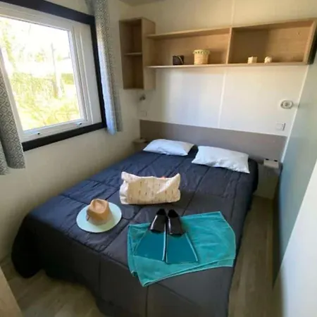 Spacieux Mobil-home 10 Personnes Avec Terrasse - Api-1-52-1530 Dolus d'Oléron