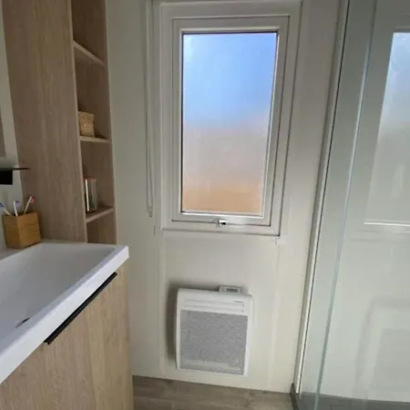 Spacieux Mobil-home 10 Personnes Avec Terrasse - Api-1-52-1530 Kamp alanı