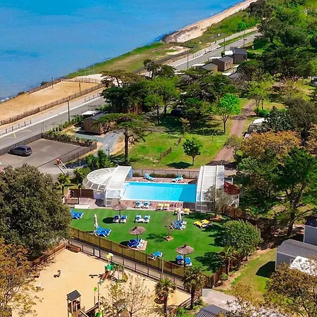 Kemp Spacieux Mobil-home 10 Personnes Avec Terrasse - Api-1-52-1530 Dolus d'Oléron